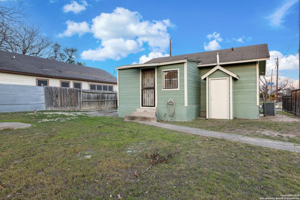 Backyard, Exterior