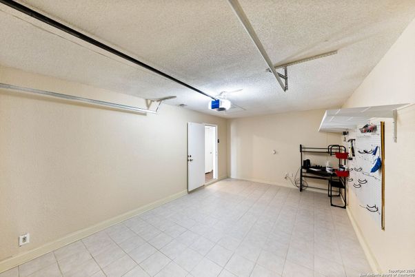 Garage, Interior