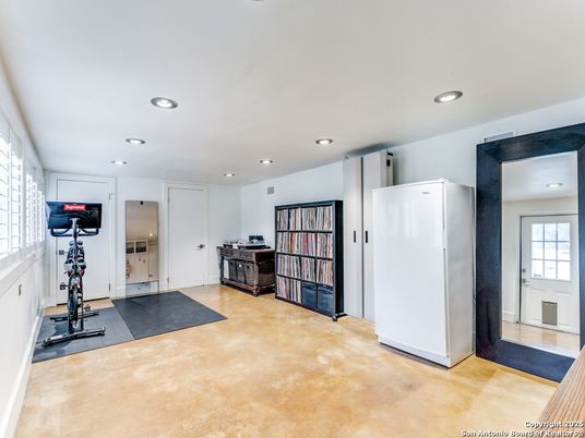Fitness Equipment, Interior, Recessed Lighting