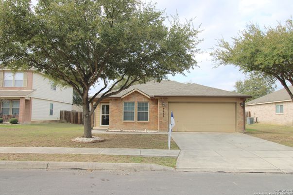 Attached, Exterior, Facade, Brick Facade, Ranch