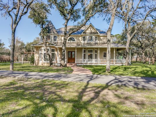Backyard, Exterior, Facade, Queen Anne Victorian