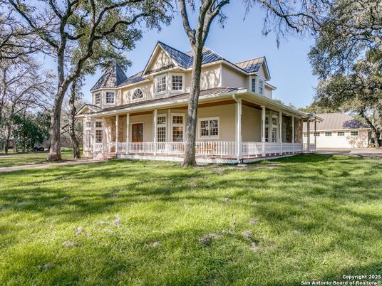 Backyard, Exterior, Facade, Queen Anne Victorian