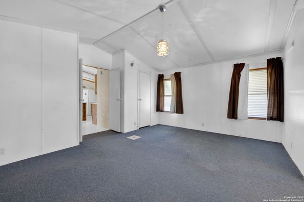 Empty room, Interior, Pendant Lights