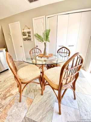 Dining room, Interior