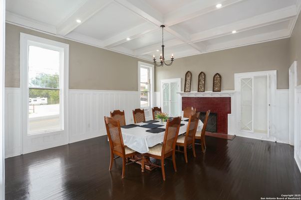 Chandelier, Dining room, Fireplace, Interior, Recessed Lighting, Wood Texture Flooring