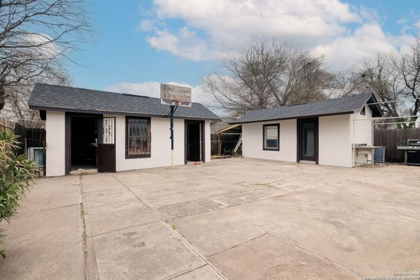 Backyard, Exterior