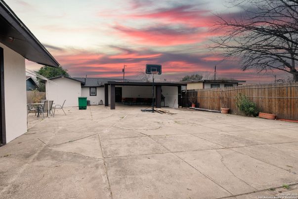 Backyard, Exterior