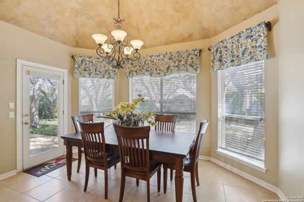 Chandelier, Dining room, Interior