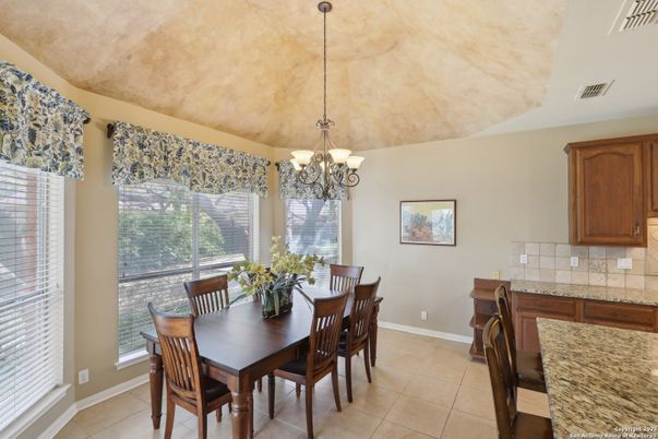 Chandelier, Dining room, Interior