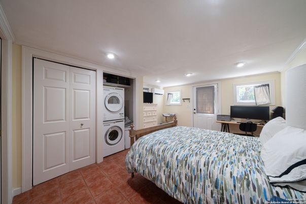 Bedroom, Interior, Recessed Lighting, Utility Closets, Washer