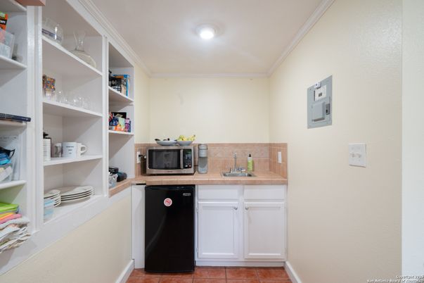 Home Office, Interior