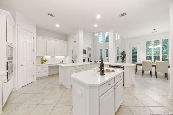 Dining room, Interior, Kitchen, Pendant Lights, Recessed Lighting