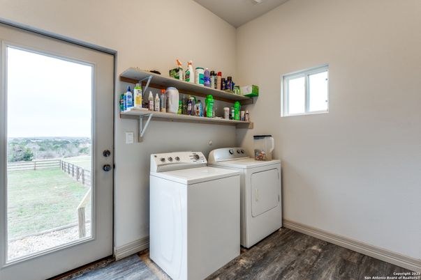 Interior, Washer, Wood Texture Flooring