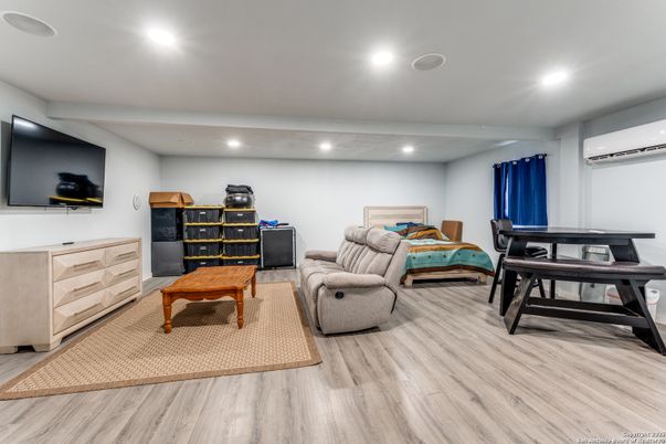 Interior, Recessed Lighting, Wood Texture Flooring