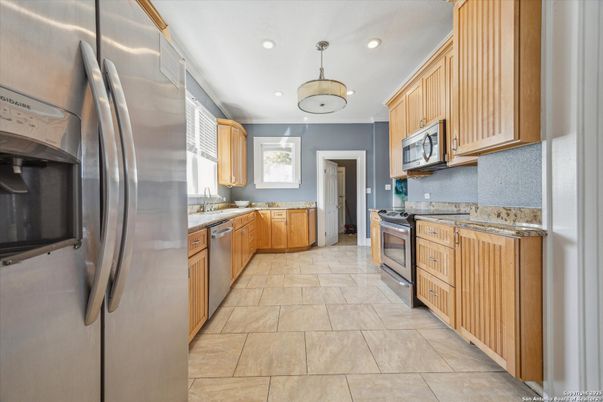 Interior, Kitchen, Pendant Lights, Recessed Lighting, Stainless Steel Appliances