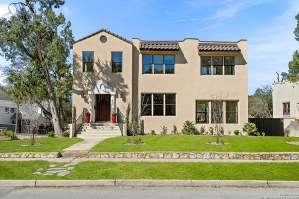 Exterior, Facade, Spanish Mediterranean