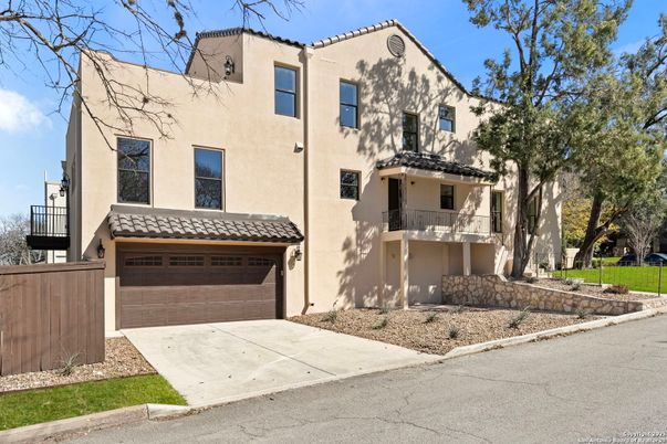 Attached, Exterior, Facade, Spanish Mediterranean