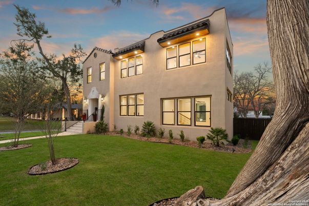 Backyard, Exterior, Facade, Mediterranean