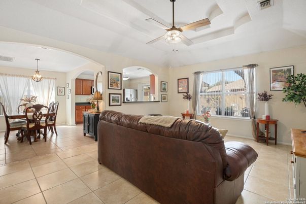 Dining room, Interior, Living room, Pendant Lights