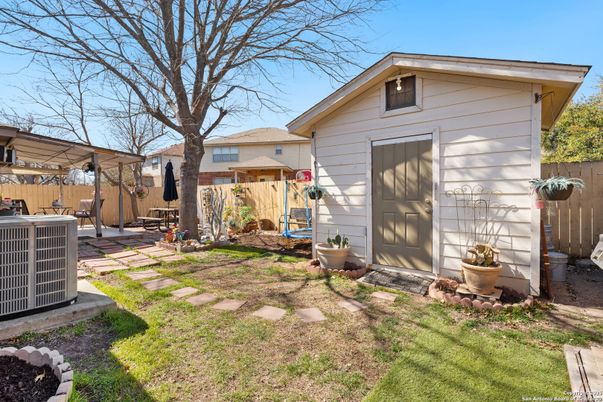 Backyard, Exterior