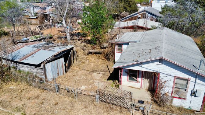 Exterior, Drone