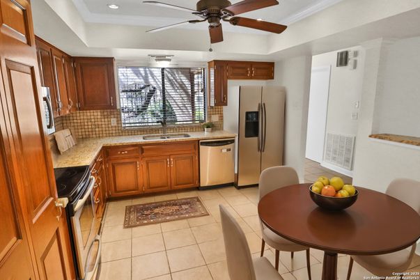 Dining room, Interior, Kitchen, Recessed Lighting, Stainless Steel Appliances
