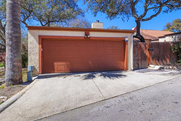 Detached Garage, Exterior