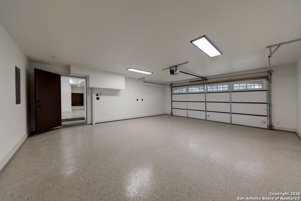Garage, Interior