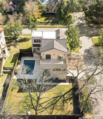 Exterior, Drone