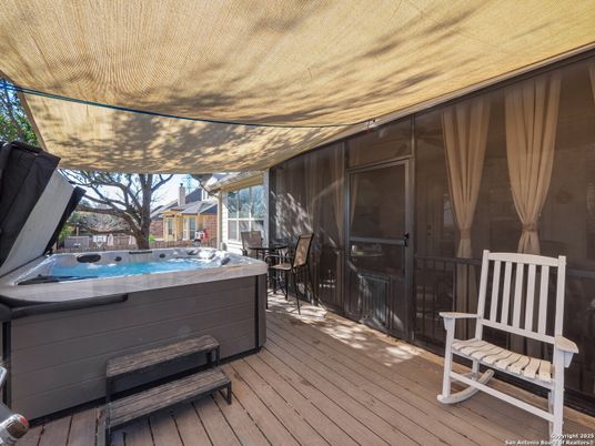 Exterior, Hot Tub