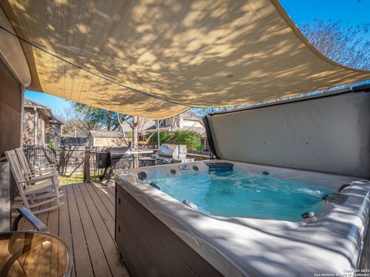 Exterior, Hot Tub