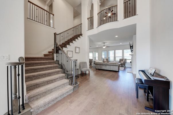 Interior, Piano, Recessed Lighting, Wood Texture Flooring