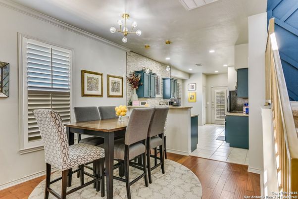 Dining room, Interior, Kitchen, Pendant Lights, Recessed Lighting, Wood Texture Flooring