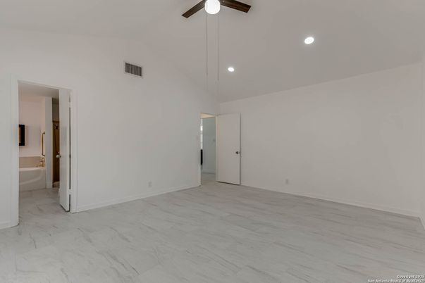 Bathroom, Empty room, Interior, Marble, Recessed Lighting