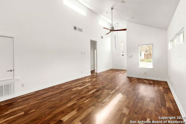 Empty room, Interior, Pendant Lights, Wood Texture Flooring