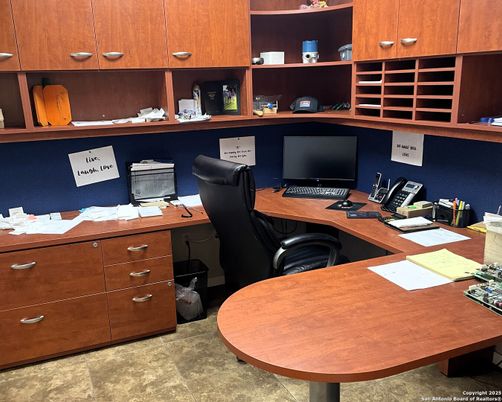 Home Office, Interior