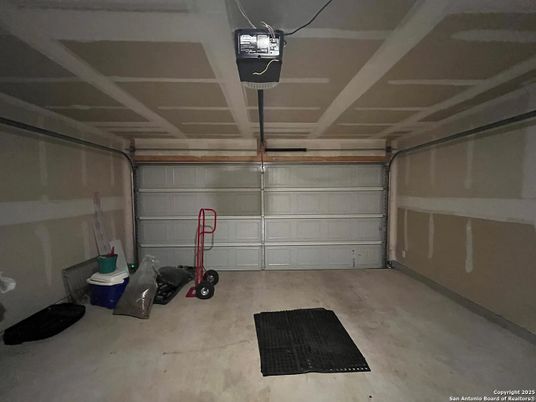Garage, Interior