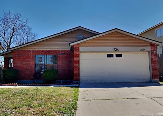 Attached, Exterior, Facade, Brick Facade, American Craftsman