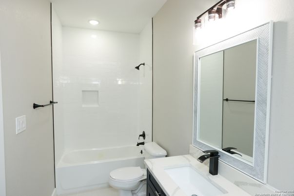 Bathroom, Interior, Recessed Lighting