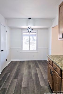 Empty room, Interior, Pendant Lights, Wood Texture Flooring