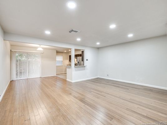 Empty room, Interior, Recessed Lighting, Wood Texture Flooring