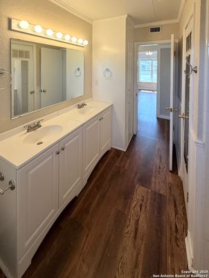 Bathroom, Dual Sink Vanities, Interior, Wood Texture Flooring