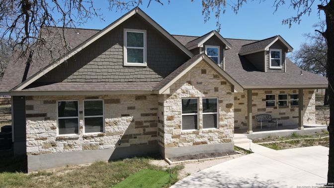 Exterior, Facade, American Craftsman