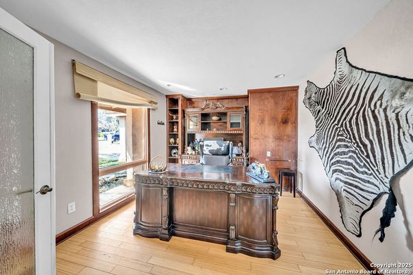 Home Office, Interior, Recessed Lighting, Wood Texture Flooring