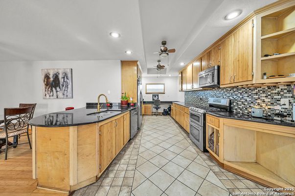 Dining room, Interior, Kitchen, Recessed Lighting