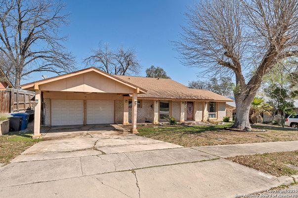 Attached, Exterior, Facade, Brick Facade, Ranch