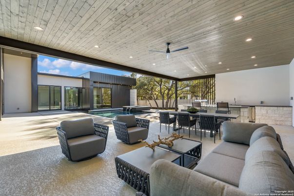 Exterior, Pool, Recessed Lighting