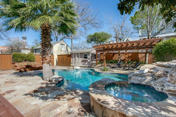 Exterior, Pool