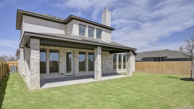 Backyard, Exterior, Facade, Modern