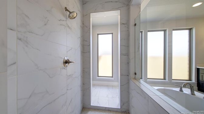 Bathroom, Interior, Marble, Marble Walls, Recessed Lighting